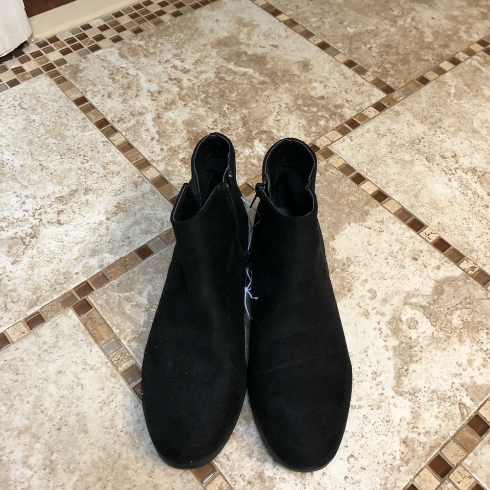 ‼️Size 7 women‼️